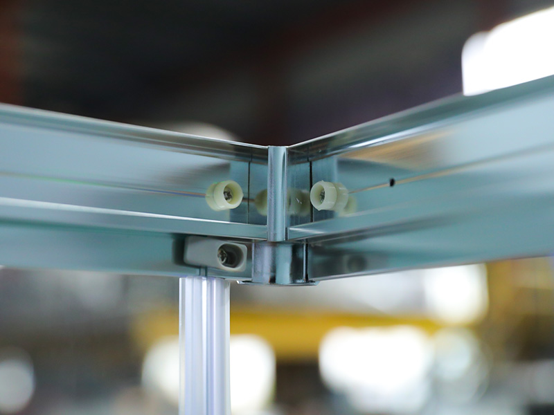 Fráma Alúmanam RE Chrome Cearnóg Gloine Tempered Imfhálú Cith Sleamhnáin Le Tráidire Fráma Alúmanam RE Chrome Cearnóg Gloine Tempered Imfhálú Cith Sleamhnáin Le Tráidire