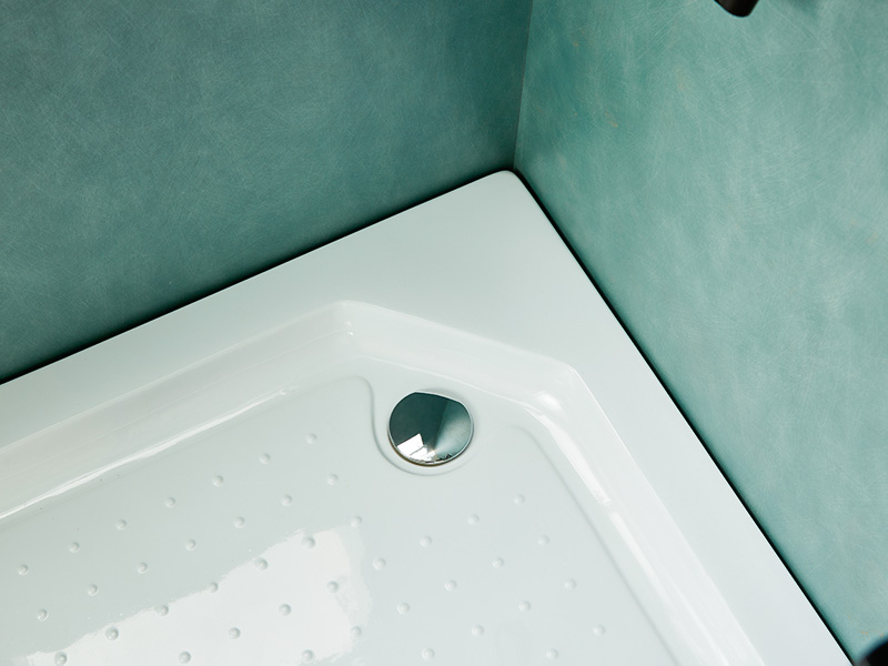 Imfhálú Cith Sleamhnáin SQ, Gloine Tempered Clear, Próifíl Alúmanam Dubh, Láimhseáil Poill Dúbailte, Le Tráidire Imfhálú Cith Sleamhnáin SQ, Gloine Tempered Clear, Próifíl Alúmanam Dubh, Láimhseáil Poill Dúbailte, Le Tráidire