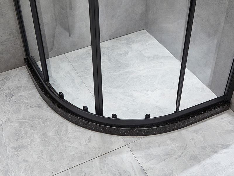 Imfhálú Cith Sleamhnáin SE, Gloine Tempered Clear, Próifíl Alúmanam Dubh, Láimhseáil Poill Dúbailte, Gan Tráidire Imfhálú Cith Sleamhnáin SE, Gloine Tempered Clear, Próifíl Alúmanam Dubh, Láimhseáil Poill Dúbailte, Gan Tráidire